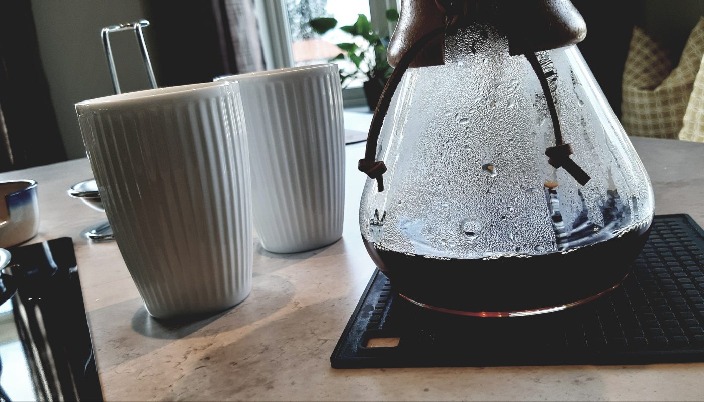 Nybrygget kaffe på Chemexen